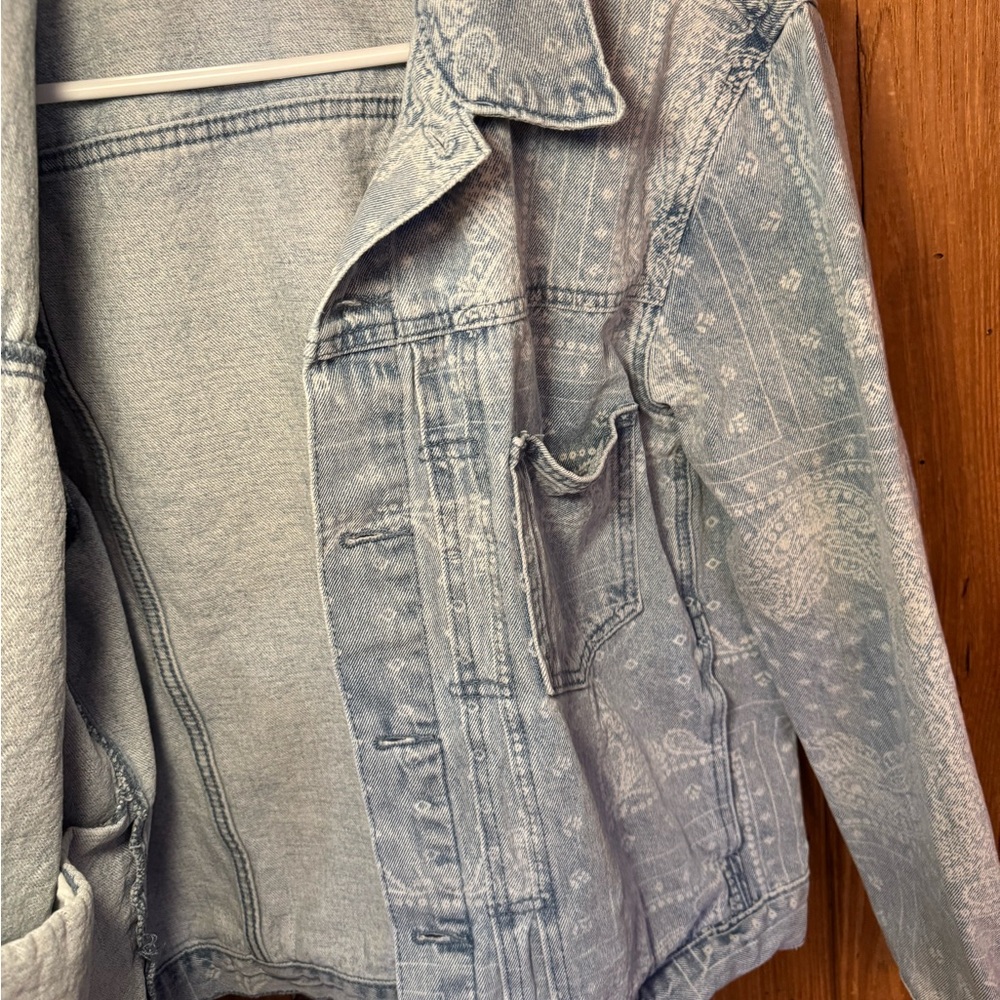 PacSun Men’s Light Wash Paisley Print Denim Jacket Size L - Picture 13 of 16